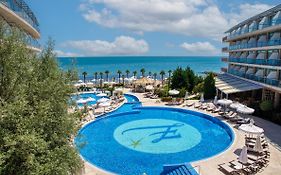 Sandy Bay Hotel